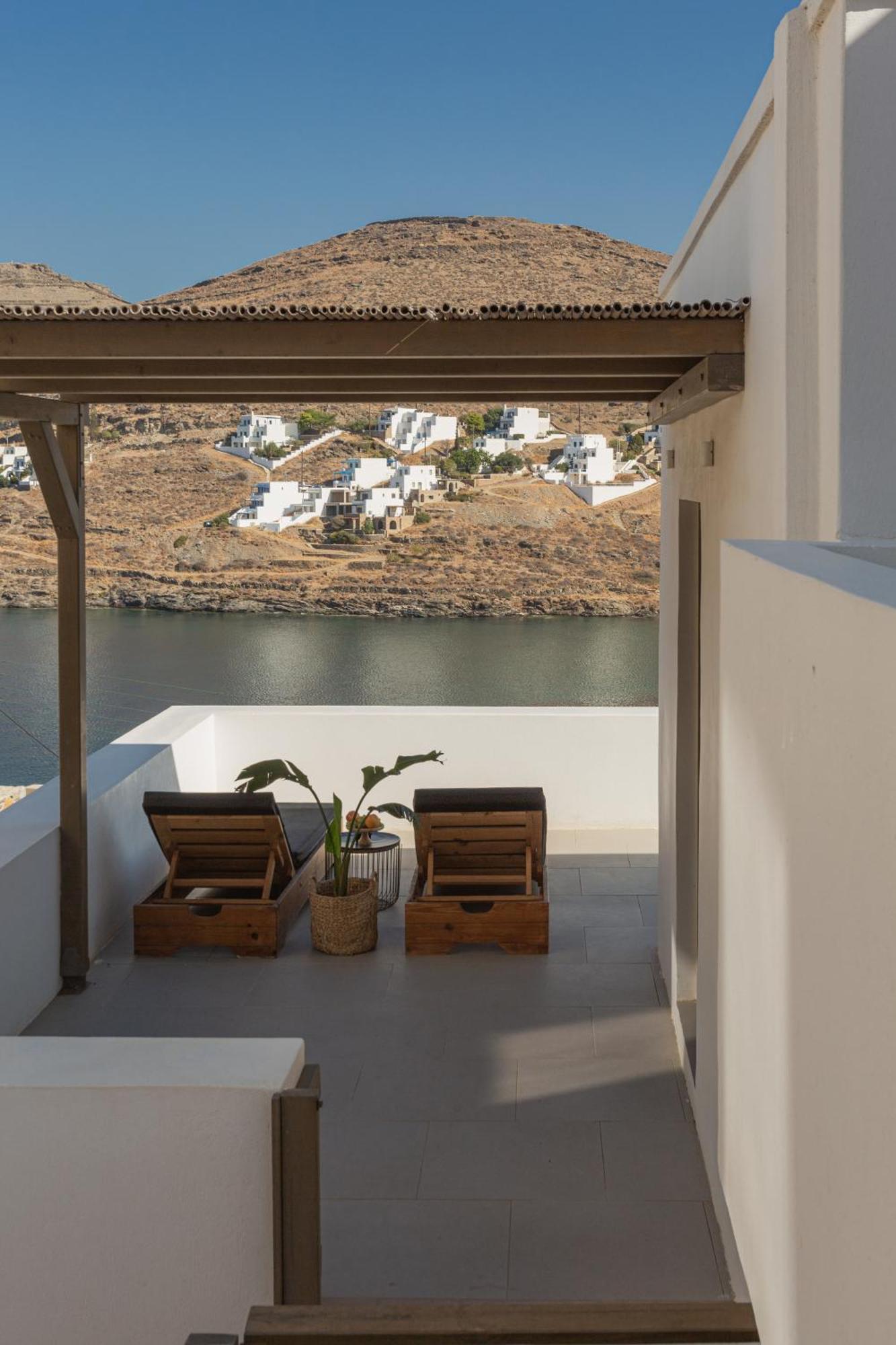 Amal Kythnos Suites Exterior foto