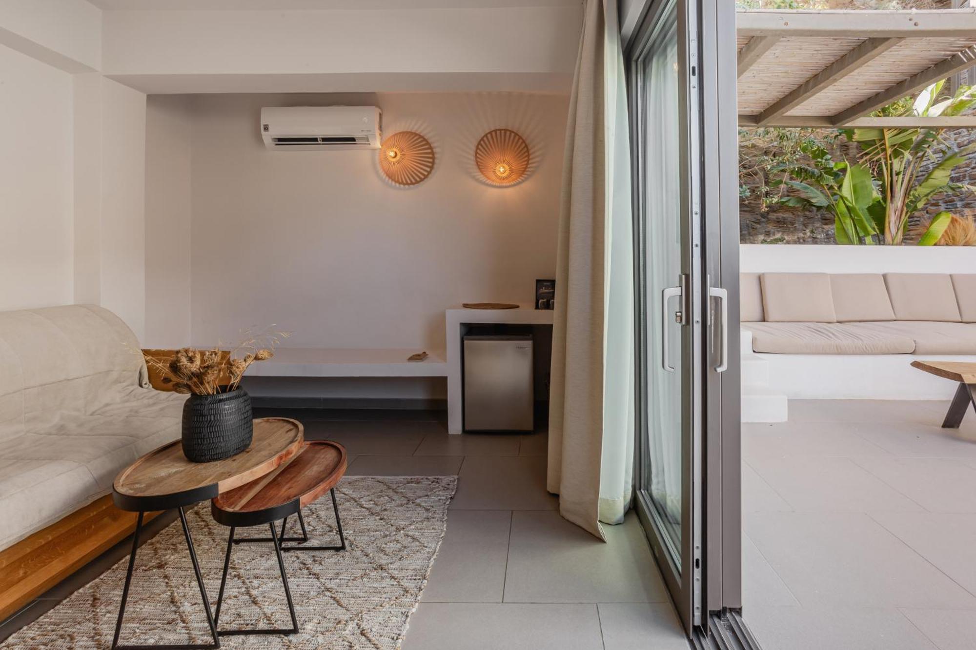 Amal Kythnos Suites Exterior foto