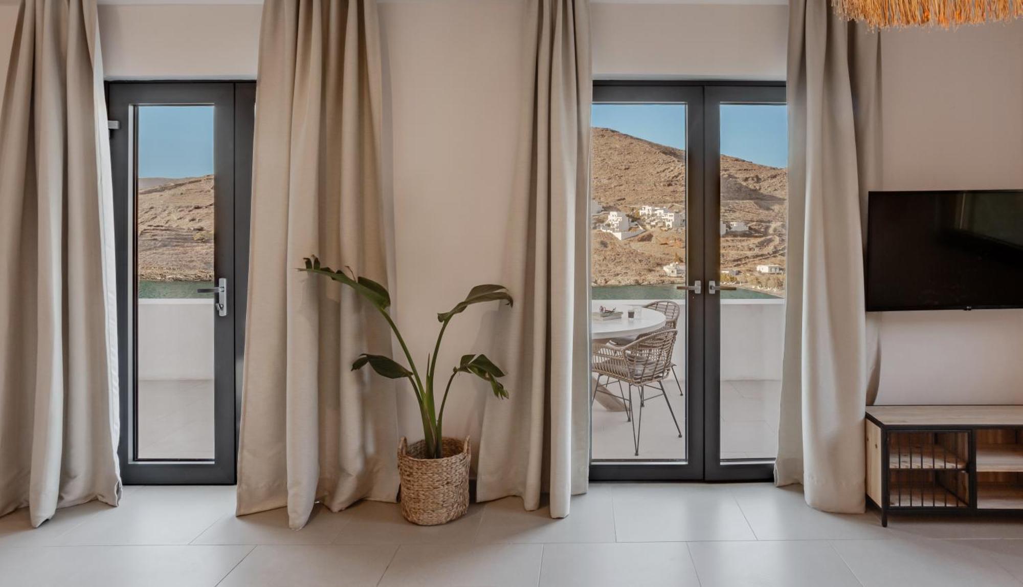 Amal Kythnos Suites Exterior foto
