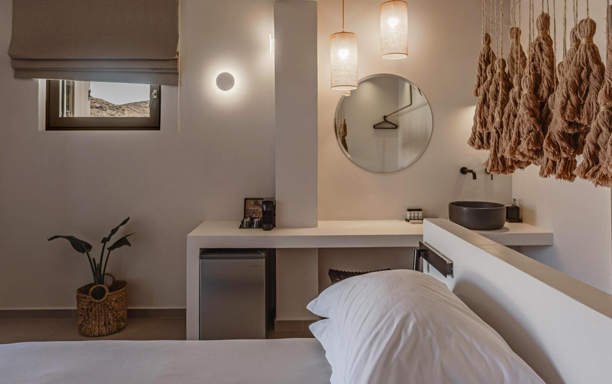 Amal Kythnos Suites Exterior foto