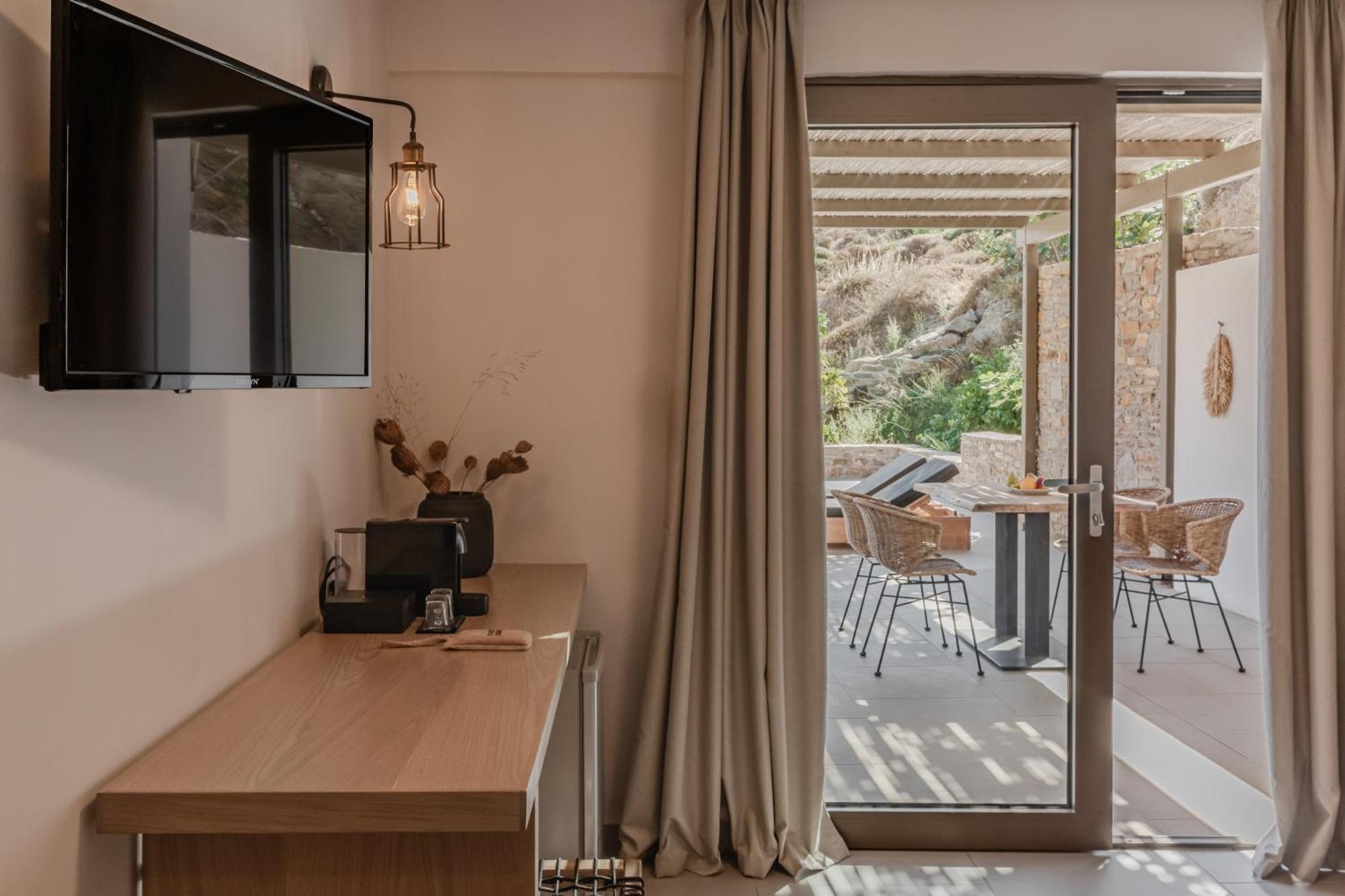 Amal Kythnos Suites Exterior foto